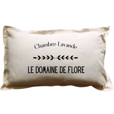 Coussin rectangulaire beige personnalisé : nom de Chambre et nom du lieu