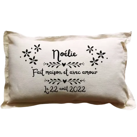 Coussin rectangulaire beige personnalisé naissance : Fait maison et avec amour