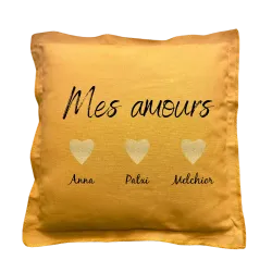Coussin carré moutarde personnalisé famille : Mes Amours