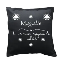 Coussin carré noir personnalisable prénom : Tu es mon rayon de soleil