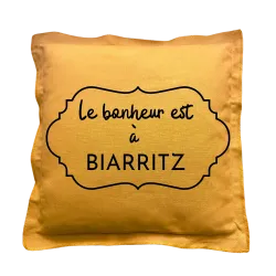Coussin carré moutarde personnalisé destination : Le bonheur est à ...