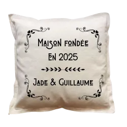 Coussin carré beige personnalisé mariage : Maison fondée en ...
