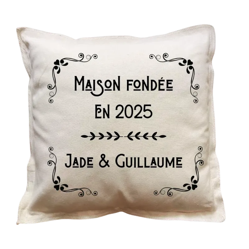 Coussin carré beige personnalisé mariage : Maison fondée en ...