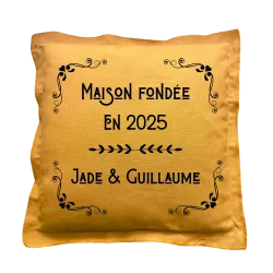 Coussin carré moutarde personnalisé mariage : Maison fondée en ...