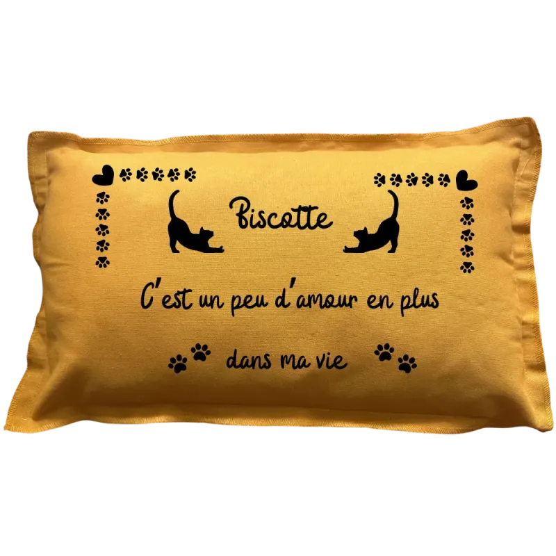 Coussin rectangulaire moutarde personnalisé animaux : Chat : C’est un peu d’amour en plus dans ma vie