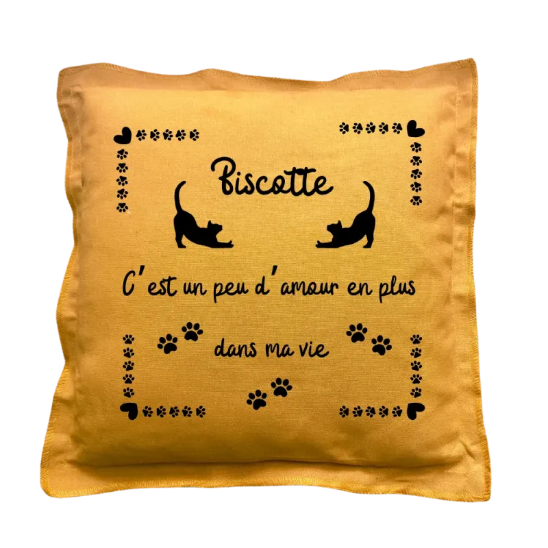 Coussin carré moutarde personnalisé Chat : C’est un peu d’amour en plus dans ma vie
