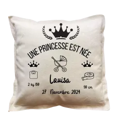Coussin carré beige personnalisé naissance : Une princesse est née