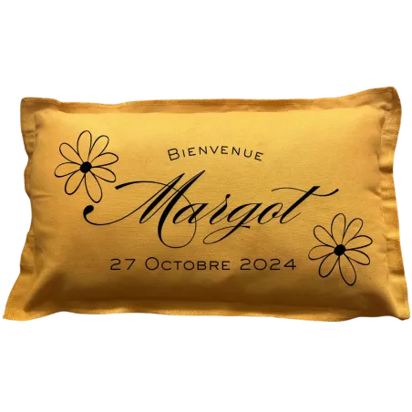 Coussin rectangulaire moutarde personnalisé Bienvenue Prénom