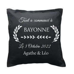 Coussin carré noir personnalisé mariage : Tout a commencé à ...