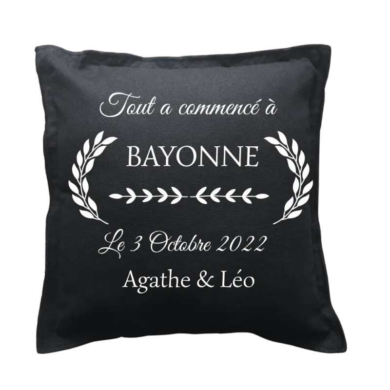 Coussin carré noir personnalisé mariage : Tout a commencé à ...