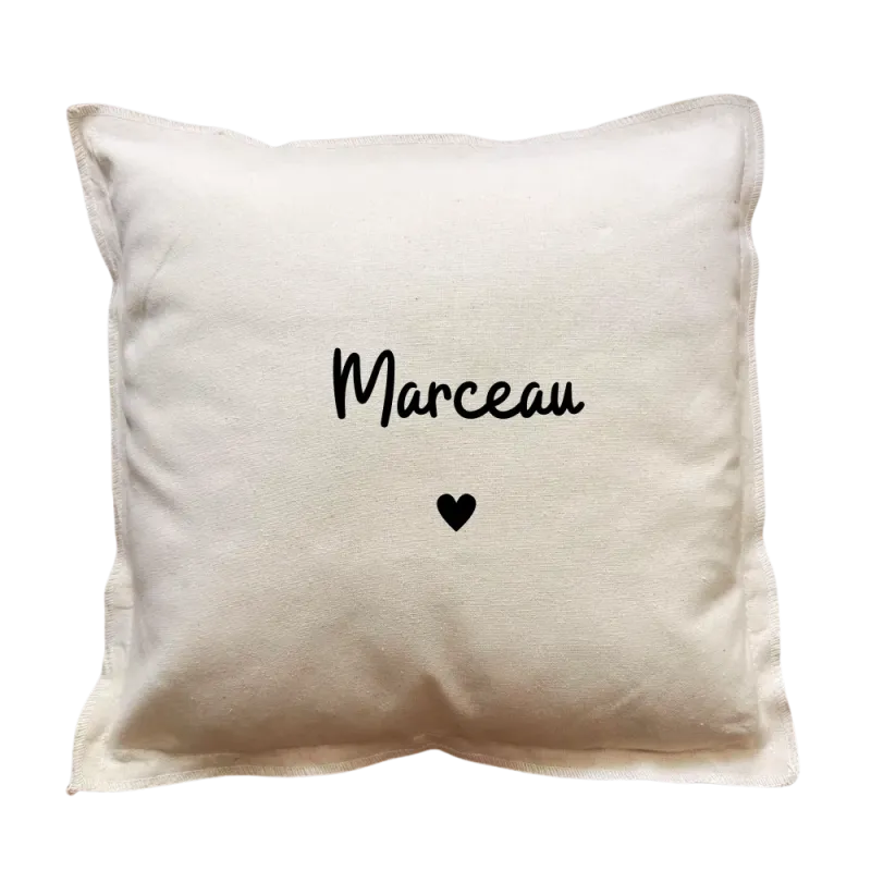 Coussin carré beige personnalisé : Prénom avec petit cœur